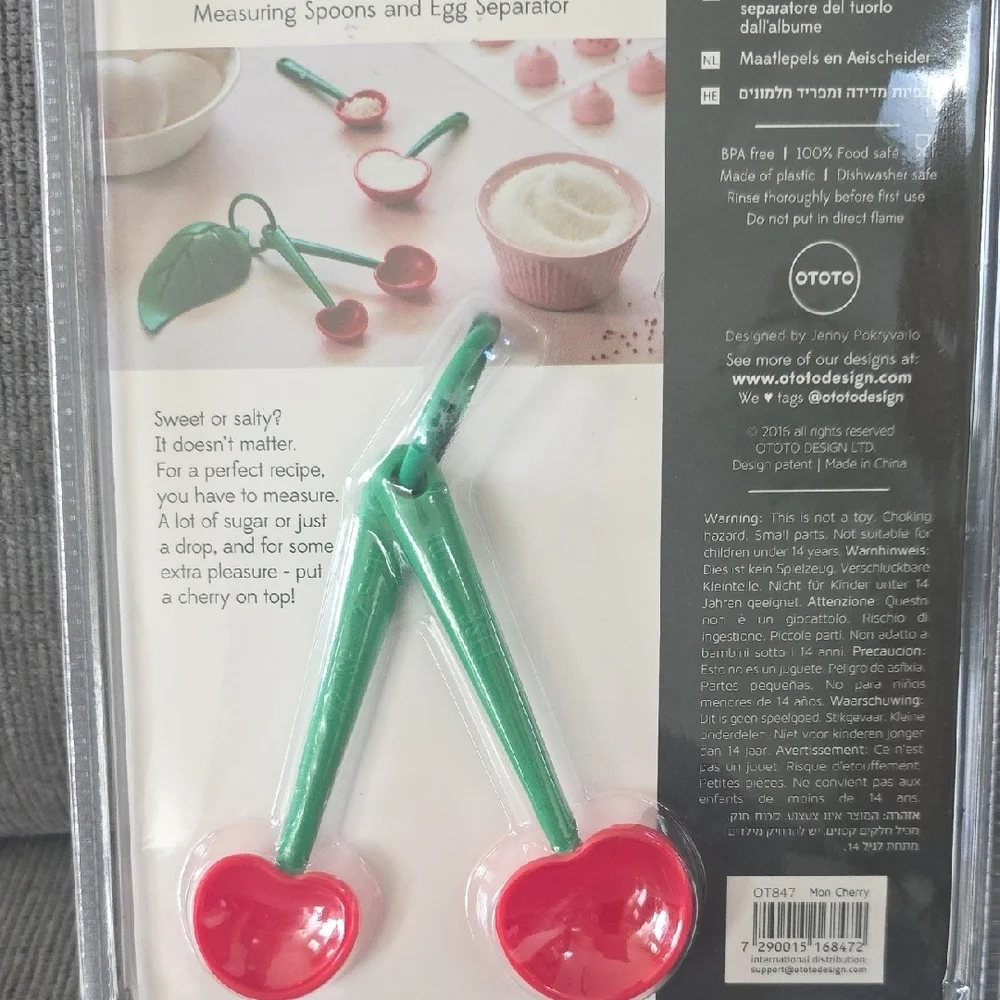 OTOTO Mon Cherry Measuring‎ Spoons and OXO Apple Divider, Kitchen Bundle, New.